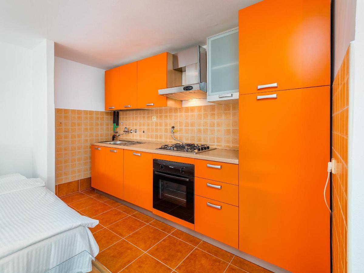 Studio Apartment "Kalina" 550 M From Sea リエカ エクステリア 写真