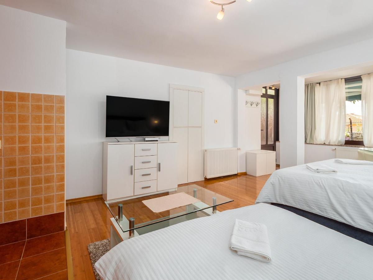Studio Apartment "Kalina" 550 M From Sea リエカ エクステリア 写真